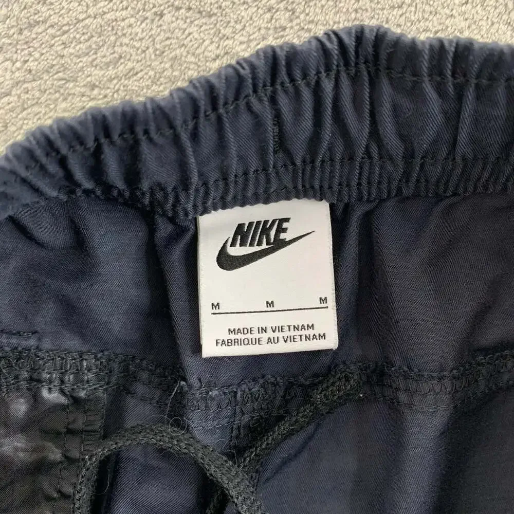 Nike Utility Cargo Joggers Pants Mens Medium Black Outdoor Gorpcore DD5207-010